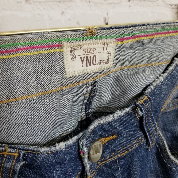 YNQ Distressed Denim Cropped Jeans - Picture 4 of 8
